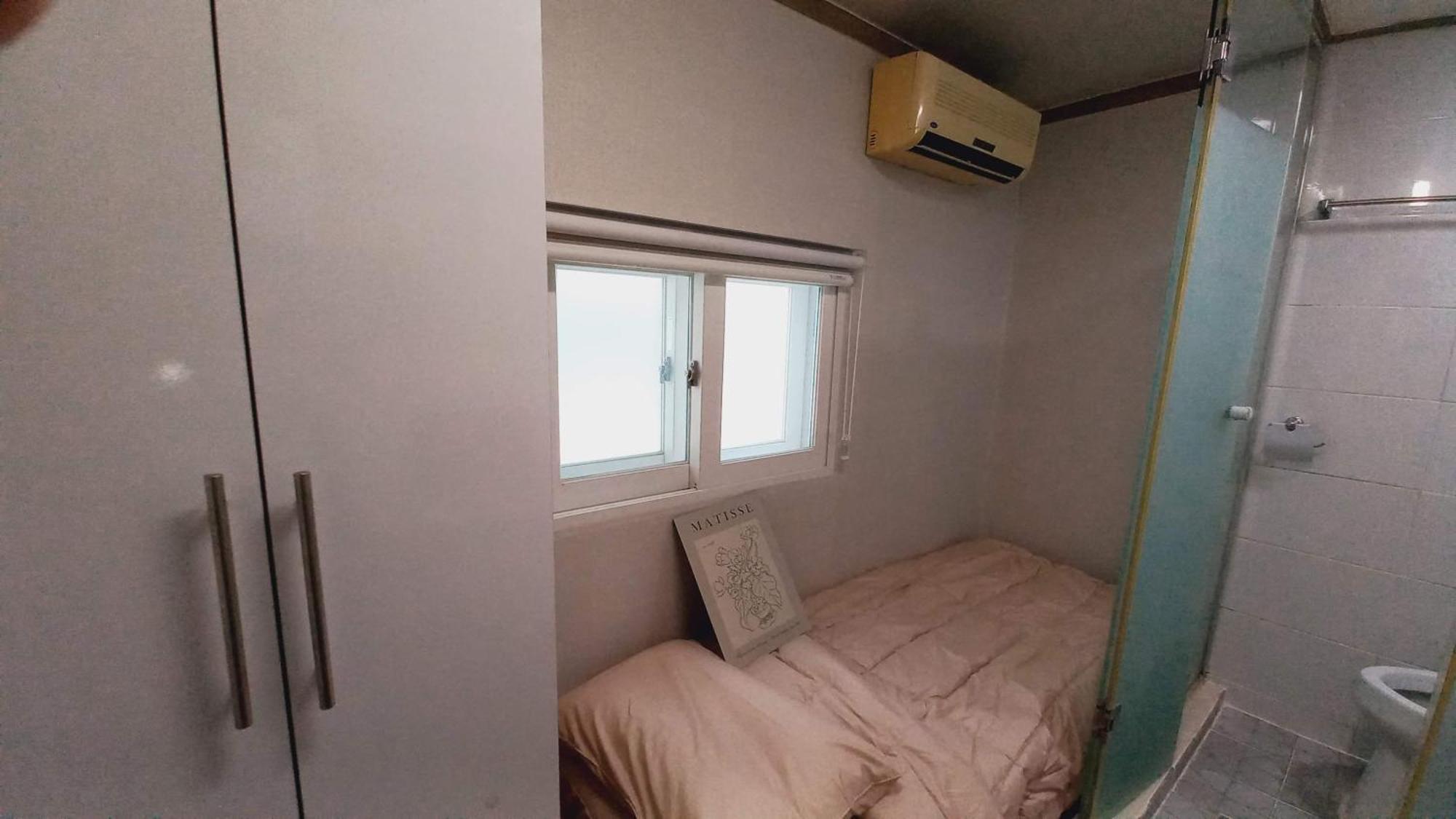 Haechi Stay Guesthouse - For Foreigners Only Сеул Экстерьер фото