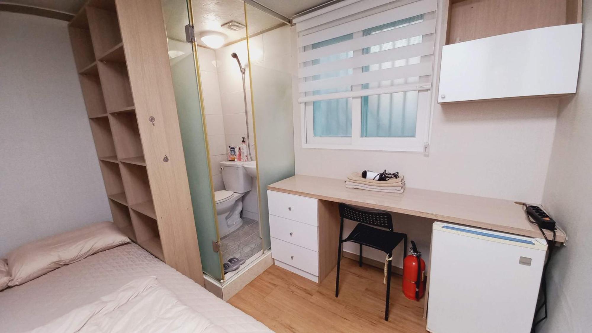 Haechi Stay Guesthouse - For Foreigners Only Сеул Экстерьер фото