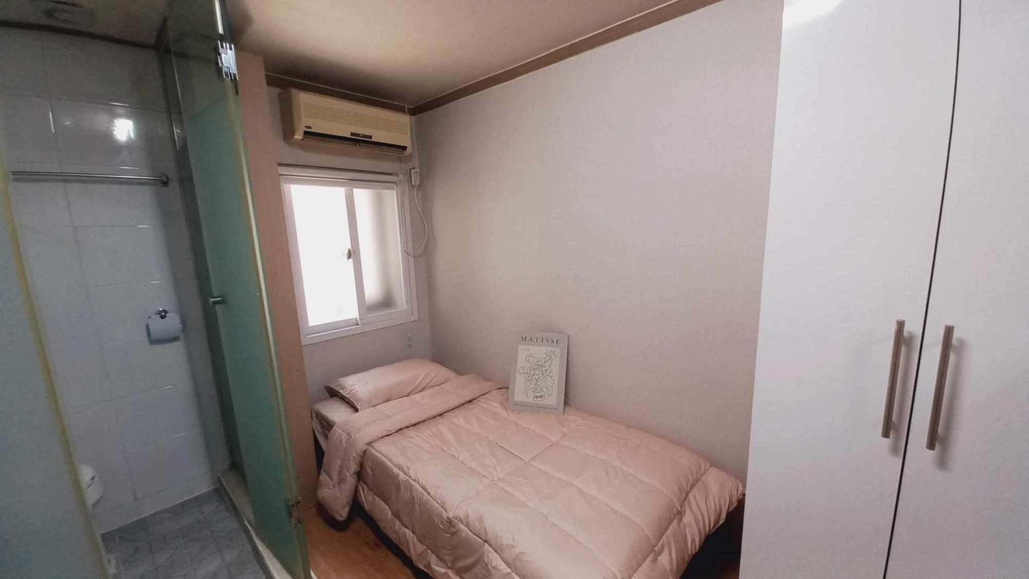 Haechi Stay Guesthouse - For Foreigners Only Сеул Экстерьер фото
